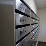 Установка почтовых ящиков из нержавеющей стали с нумерацией
